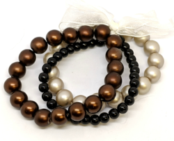 Dainty Pearls Bracelet